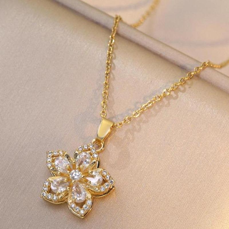 Rhinestone Flower Pendant Necklace