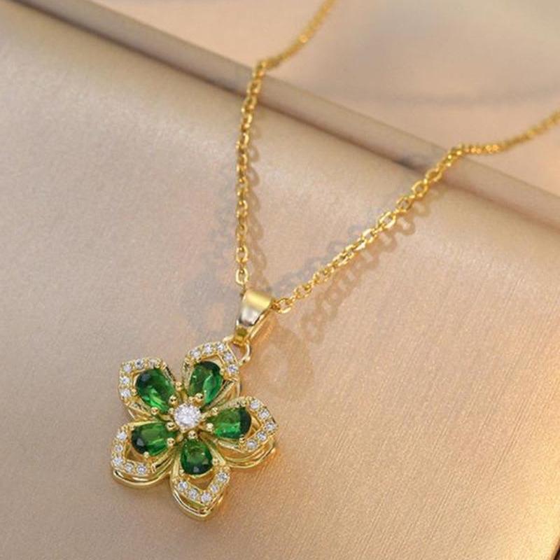 Rhinestone Flower Pendant Necklace