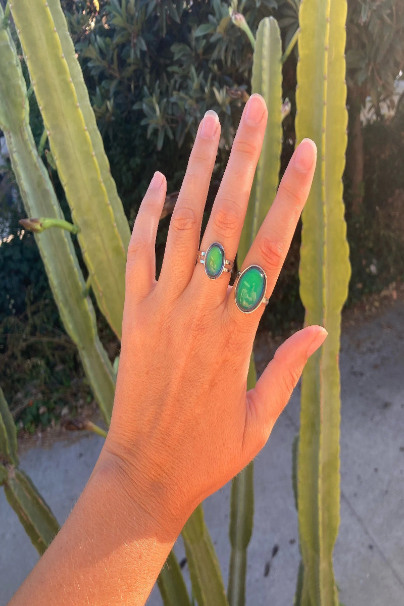 Retro Aura Mood Ring – A 90s Classic, Reborn in Silver Shine