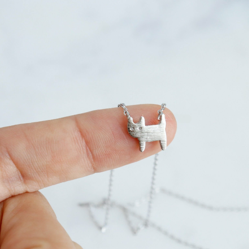 Whiskered Whisper Cat Necklace – A Minimalist Ode to Feline Grace